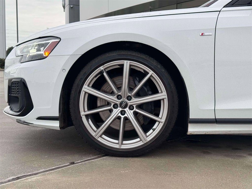 Used 2023 Audi A8 L 3.0T w/ Comfort Plus Package image 5