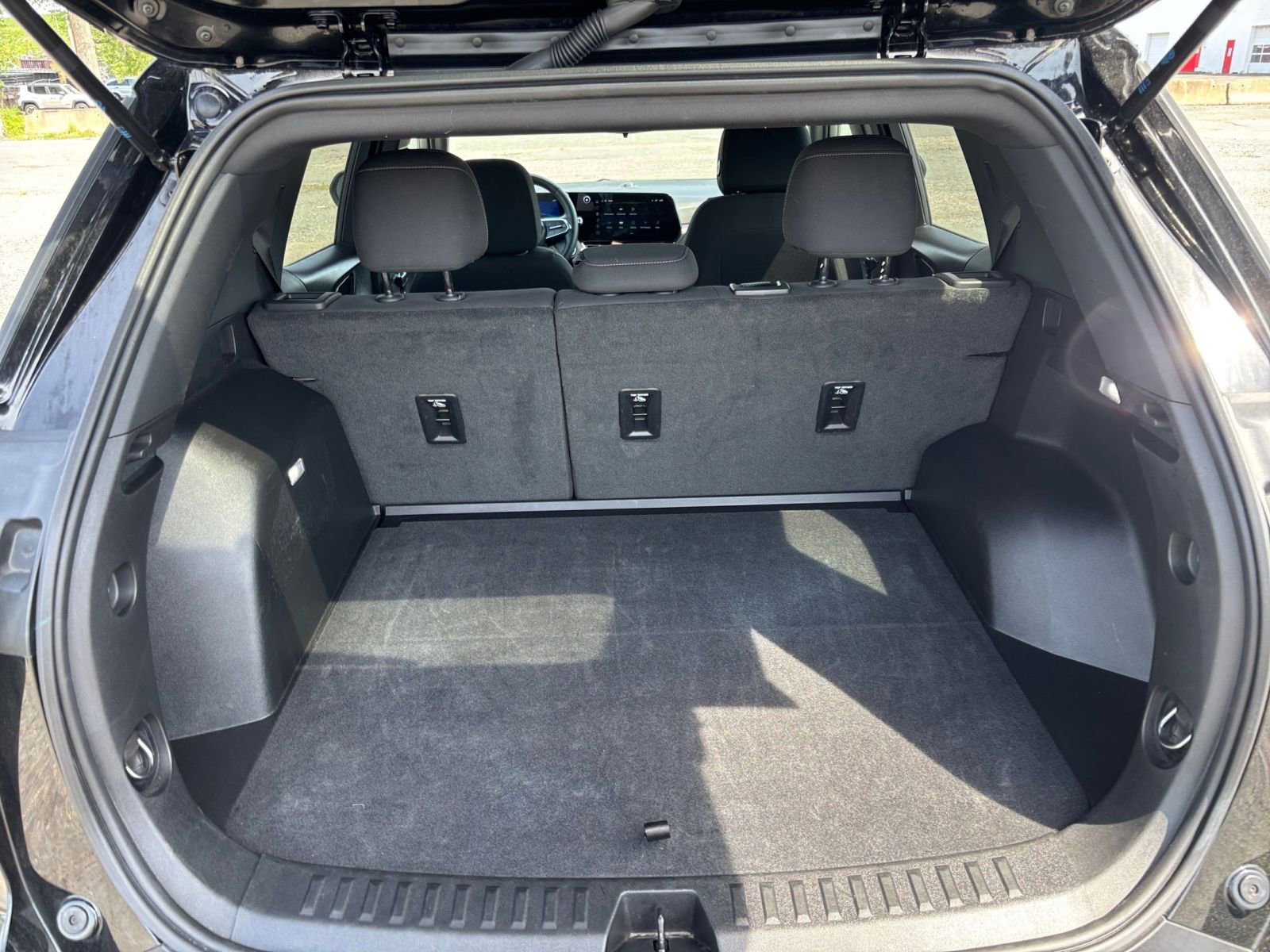 Used 2025 Chevrolet Equinox LT FWD image 30