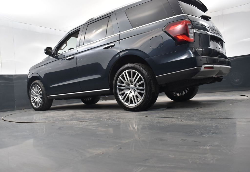 Used 2022 Ford Expedition Limited image 22
