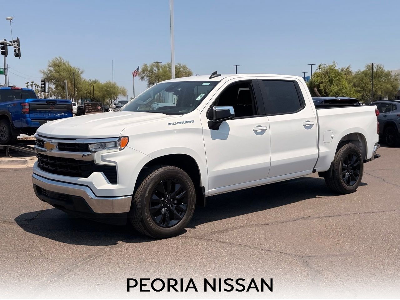Used 2022 Chevrolet Silverado 1500 LT RWD image 1