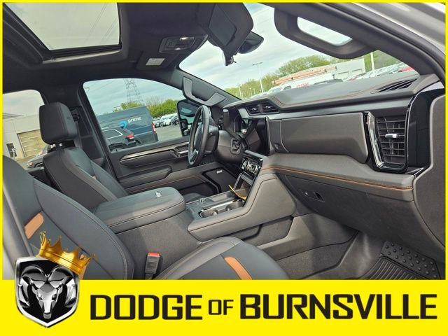 Used 2025 GMC Sierra 3500 AT4 w/ AT4 Premium Plus Package AWD/4WD image 14