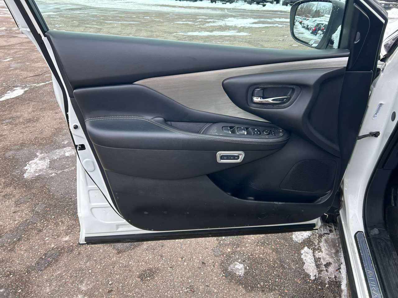 Used 2017 Nissan Murano Platinum image 14