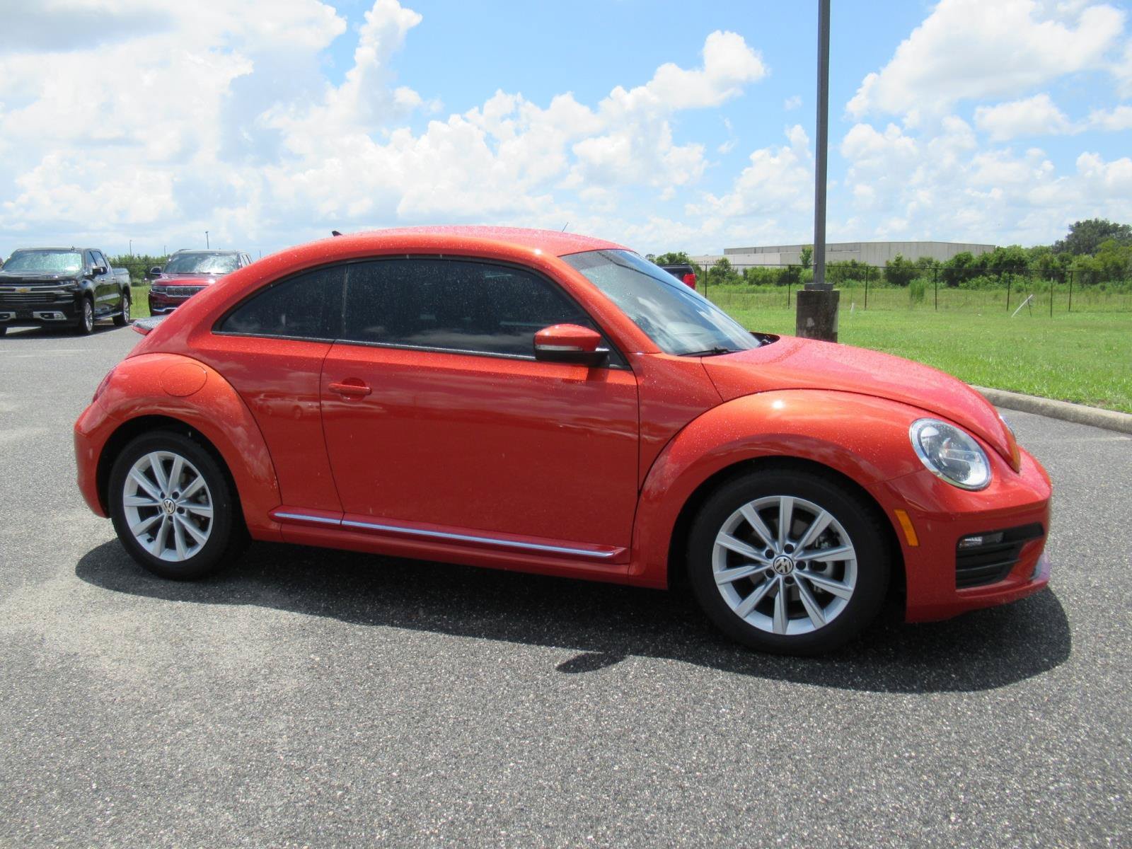 Used 2018 Volkswagen Beetle 2.0T S w/ Style & Comfort Package For S FWD image 2