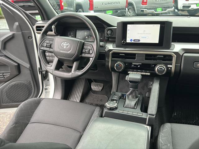 Certified 2025 Toyota Tacoma SR5 AWD/4WD image 24