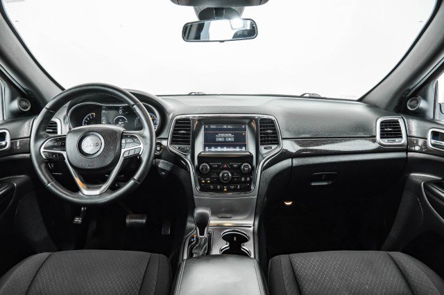 Used 2018 Jeep Grand Cherokee Laredo image 11