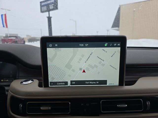 Used 2024 Lincoln Aviator Reserve w/ Equipment Group 201A image 17