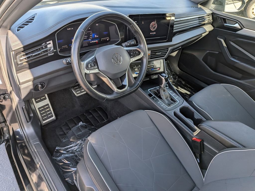 Used 2025 Volkswagen Jetta Sport image 14