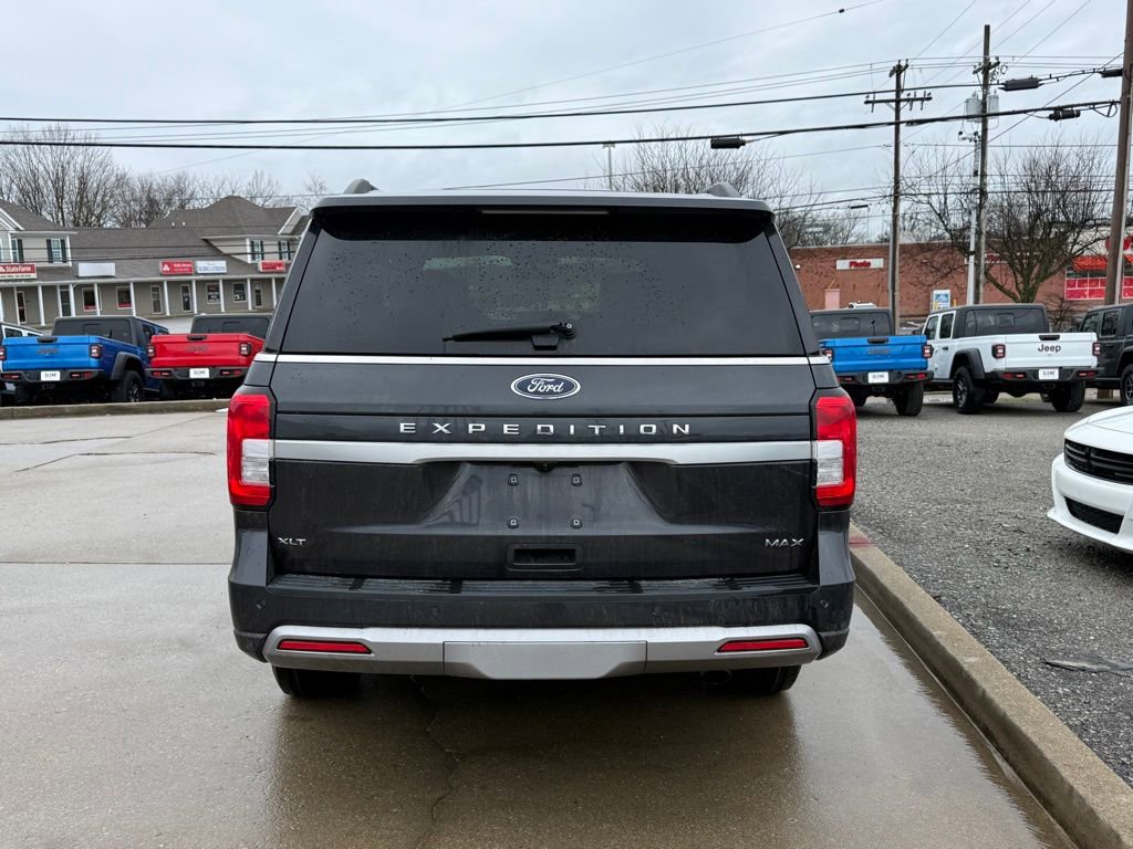 Used 2024 Ford Expedition Max XLT image 7