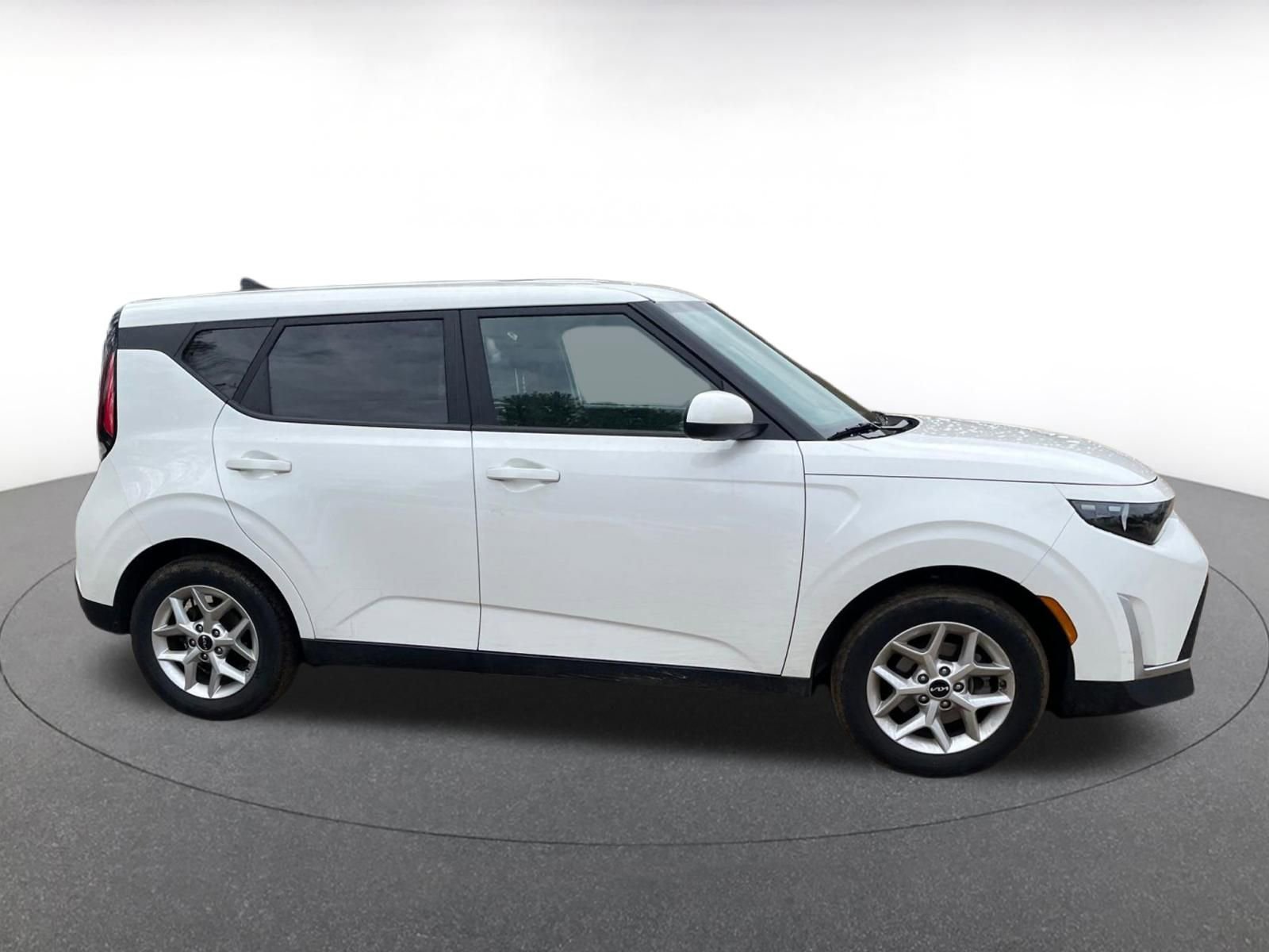 Used 2025 Kia Soul LX w/ LX Technology Package image 18