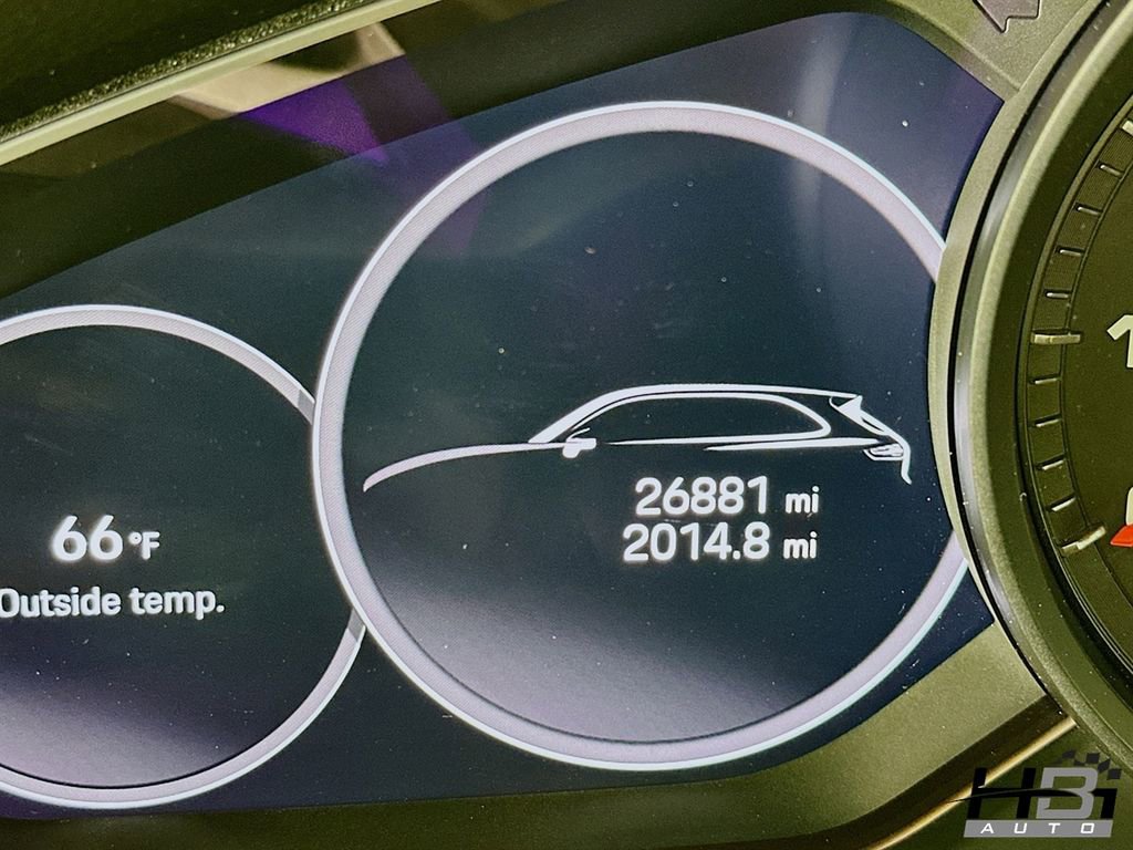 Used 2023 Porsche Cayenne Platinum Edition image 11