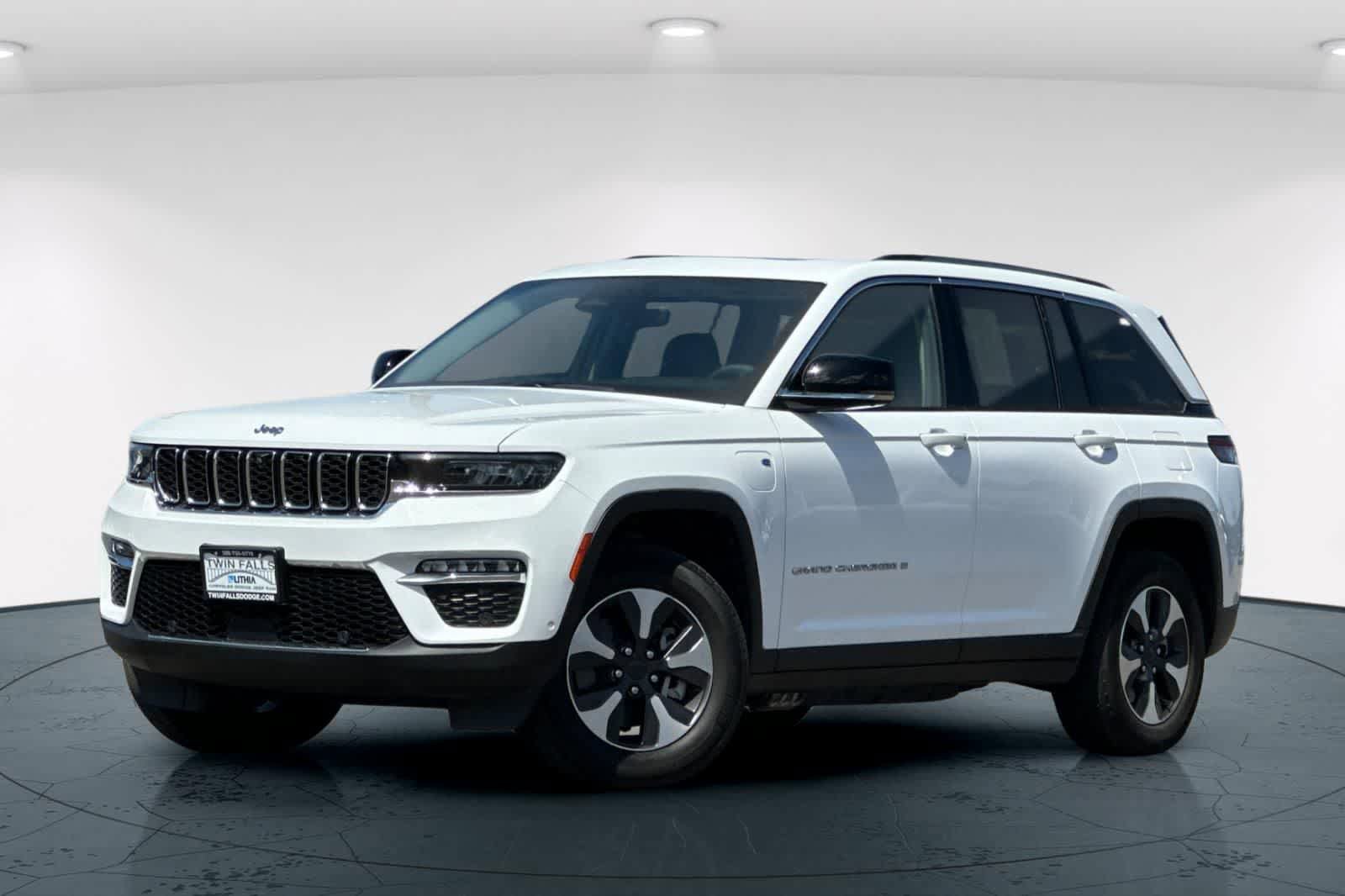Certified 2022 Jeep Grand Cherokee Limited 4xe w/ Luxury Tech Group II AWD/4WD image 1
