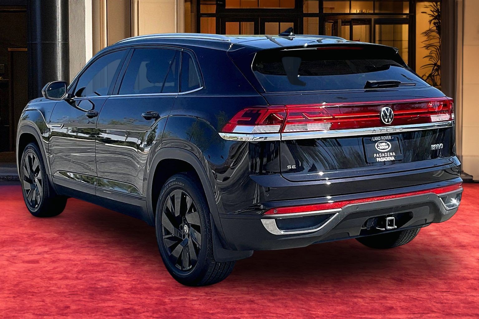 Used 2024 Volkswagen Atlas Cross Sport SE FWD image 11