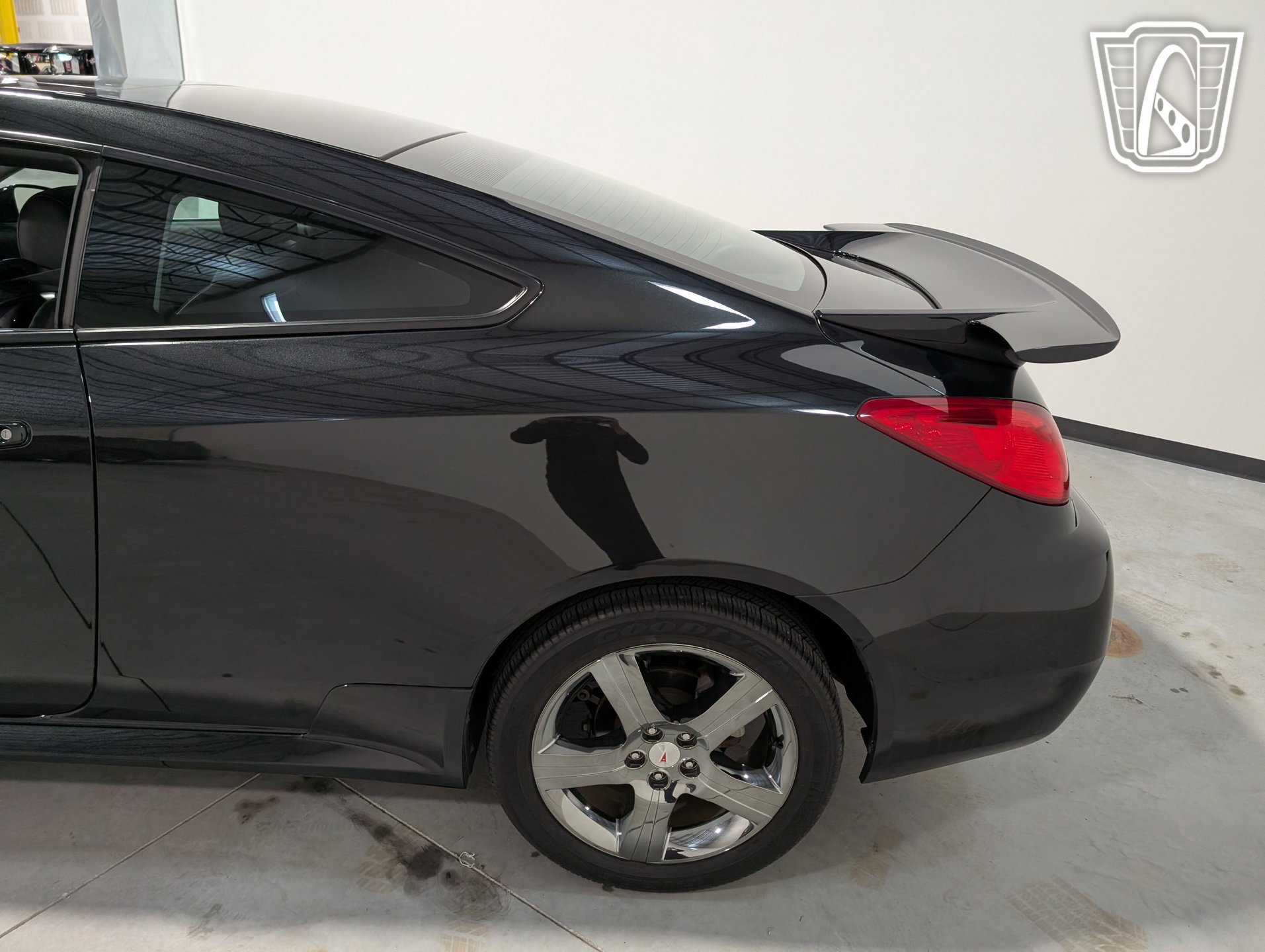 Used 2009 Pontiac G6 GXP w/ Sun And Sound Package image 32