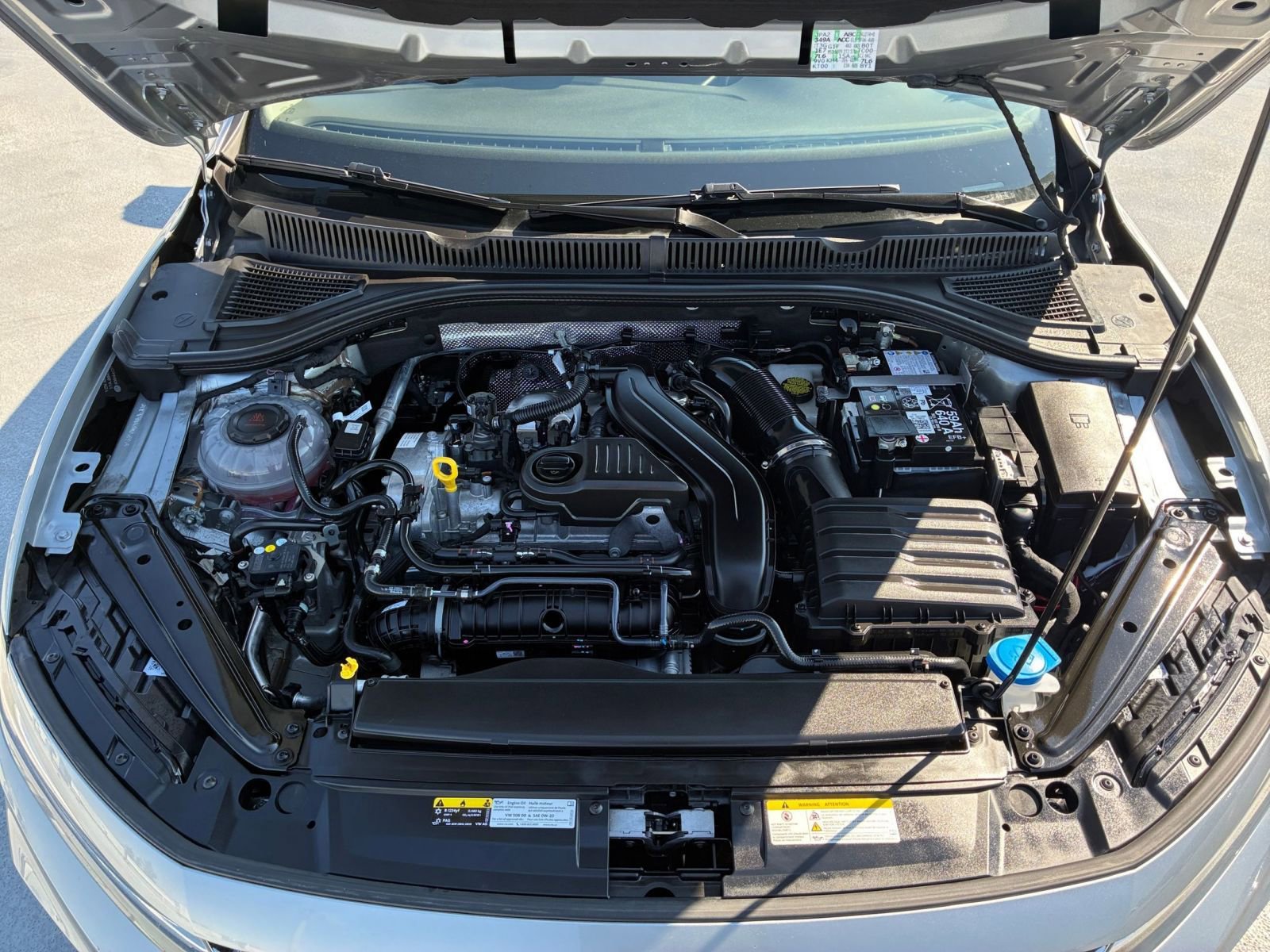 Used 2025 Volkswagen Jetta SE image 30