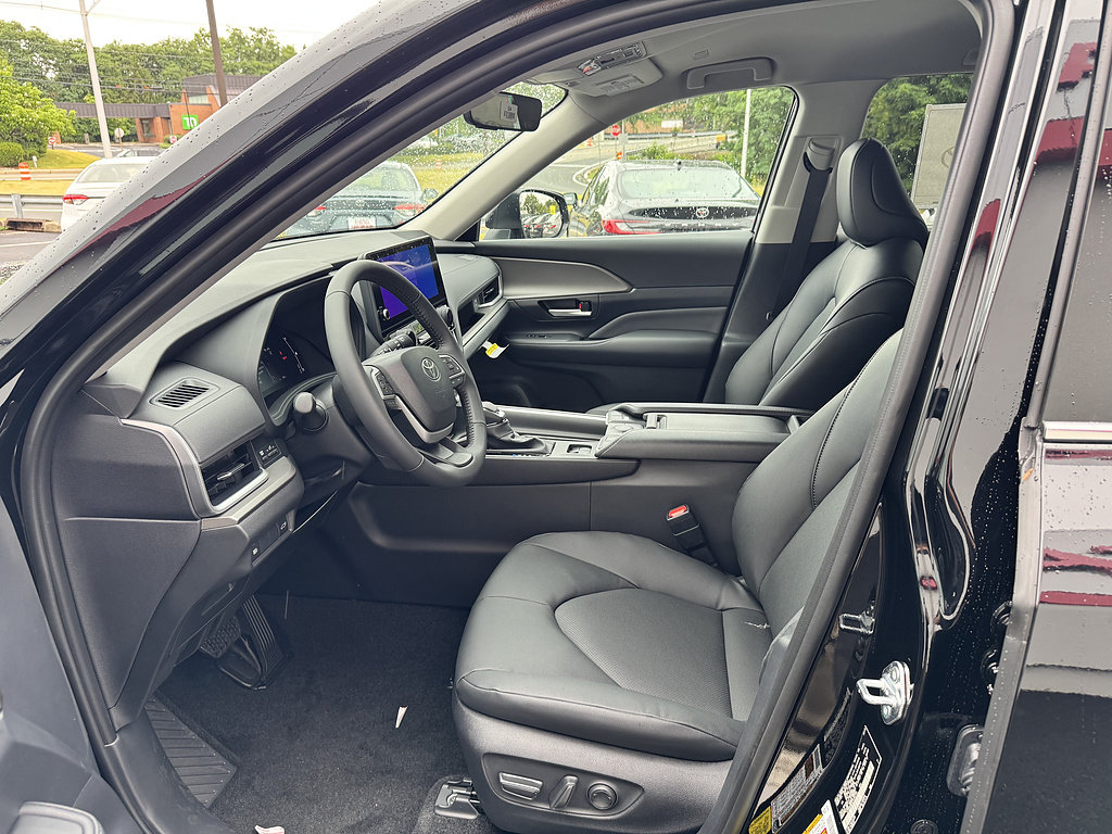 New 2026 Toyota Grand Highlander AWD image 8