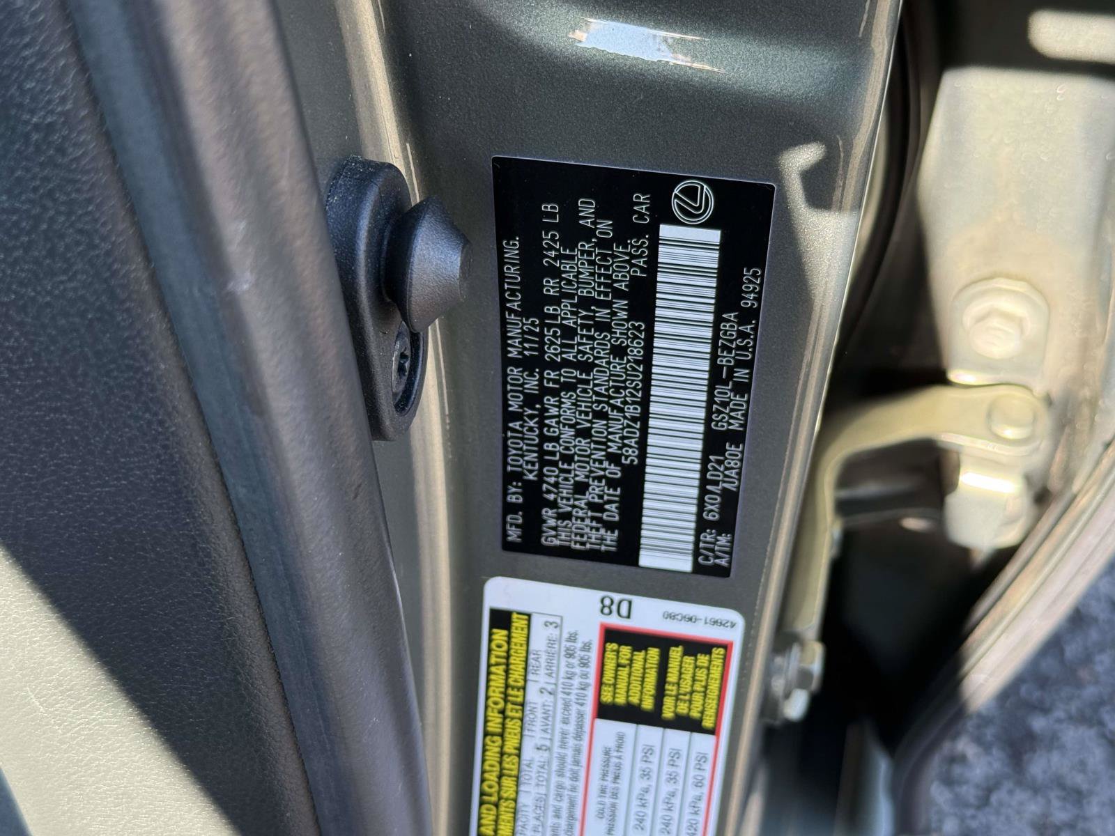 Used 2025 Lexus ES 350 w/ Premium Package FWD image 32