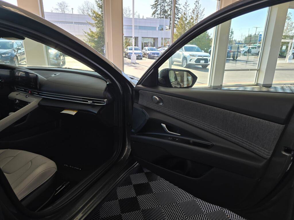 New 2026 Hyundai Elantra Limited image 41