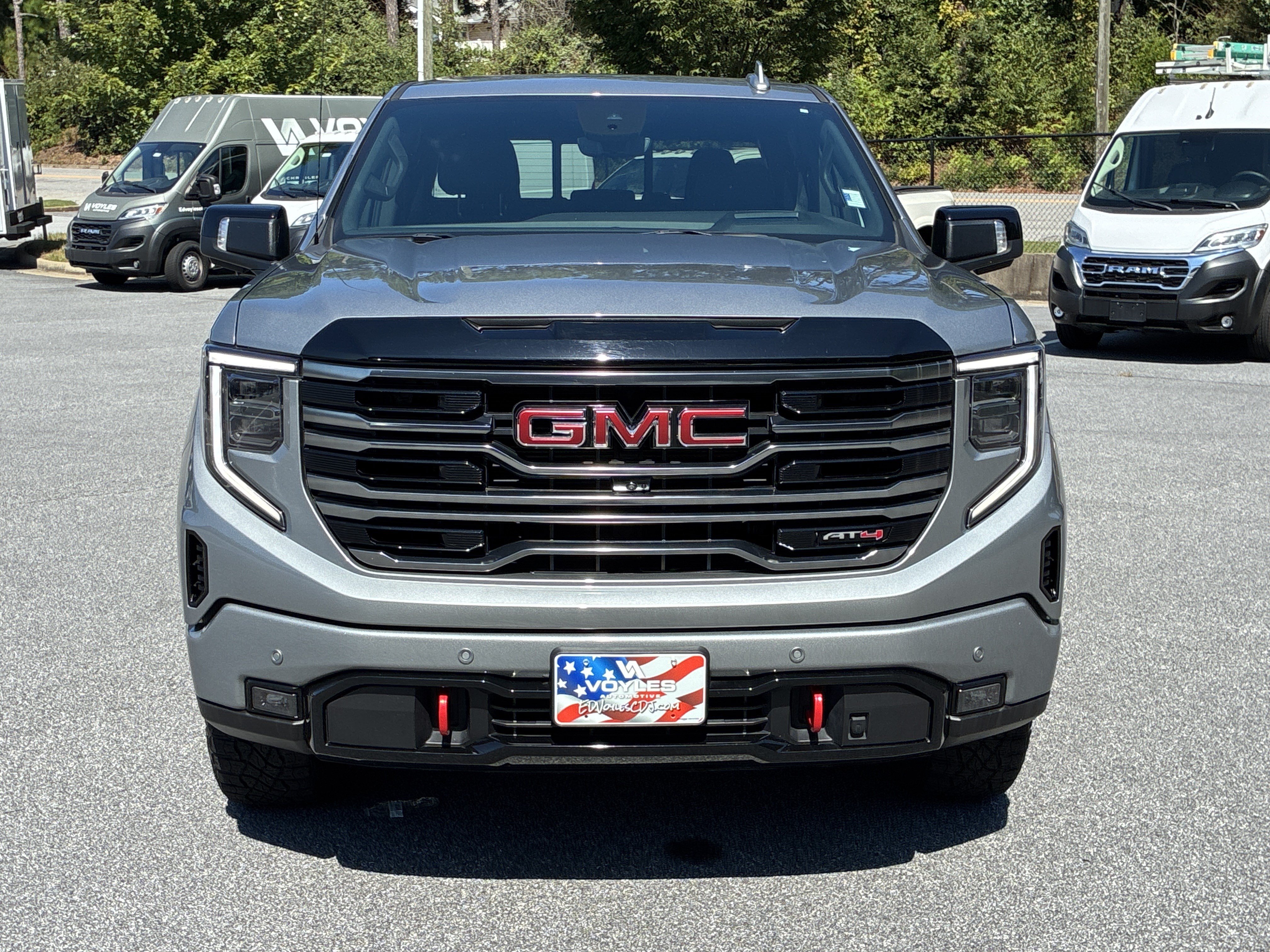 Used 2025 GMC Sierra 1500 AT4 w/ AT4 Premium Package AWD/4WD image 2