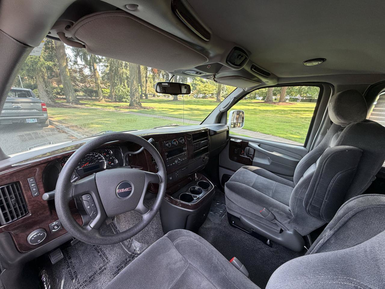 Used 2011 GMC Savana 1500 AWD image 11