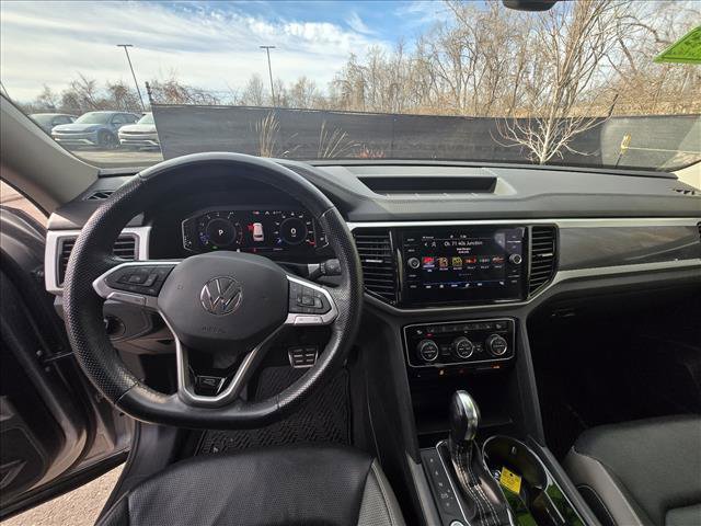 Certified 2022 Volkswagen Atlas SEL Premium image 21