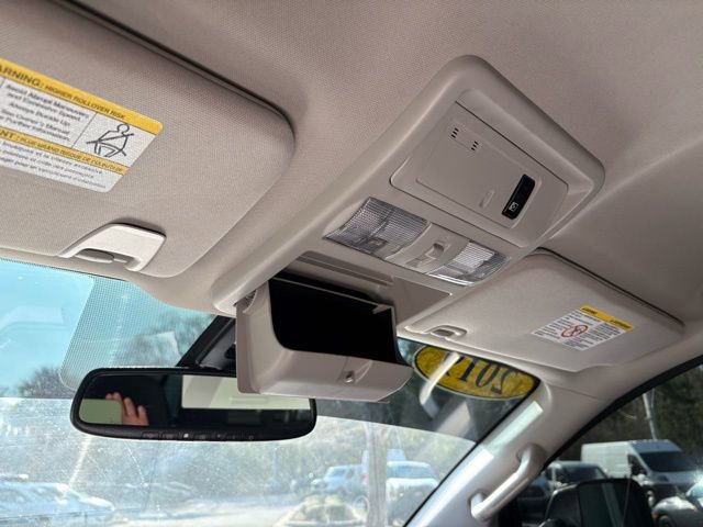 Used 2019 Nissan Titan SV w/ SV Convenience Package image 17