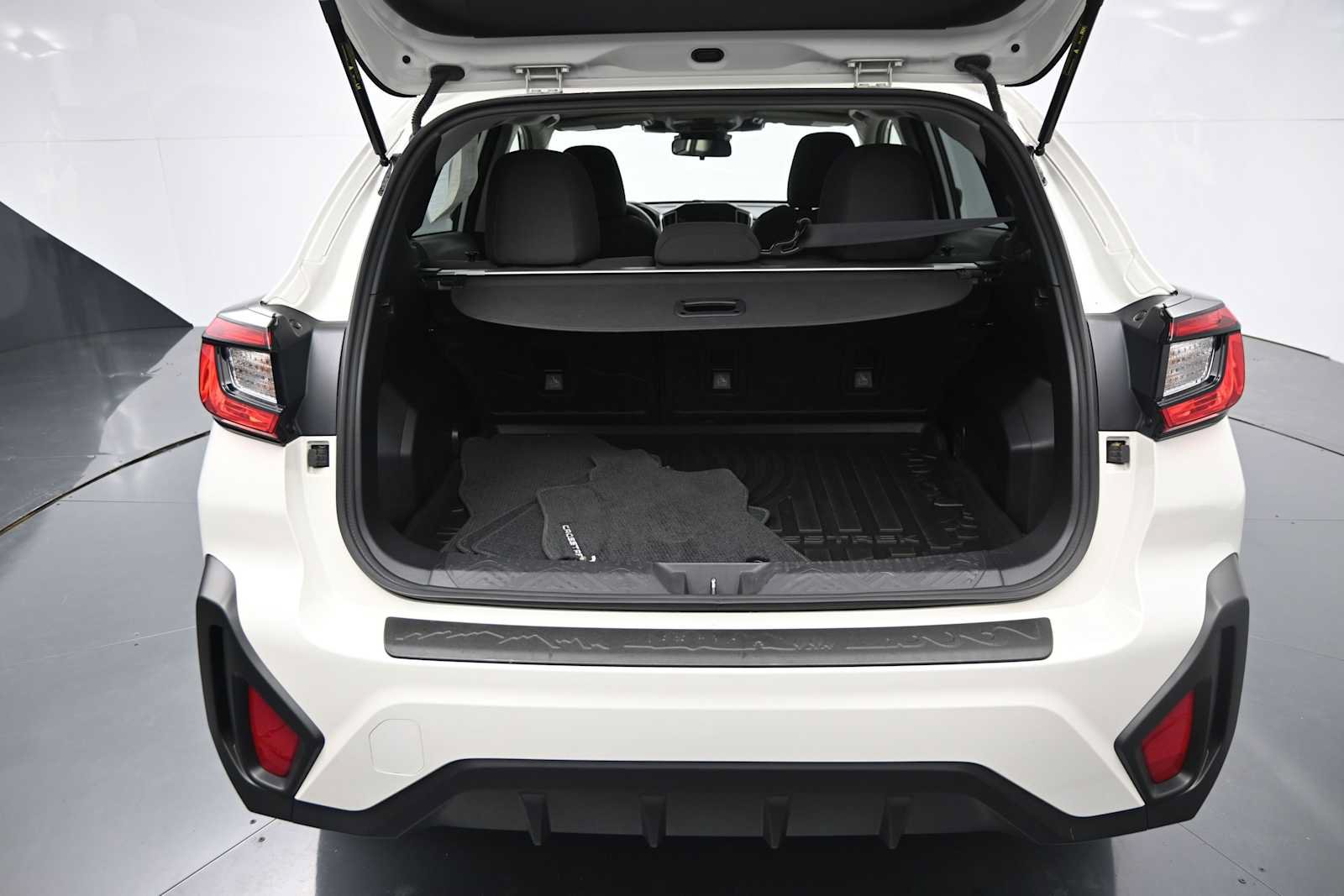 Used 2024 Subaru Crosstrek 2.0i Premium AWD/4WD image 6