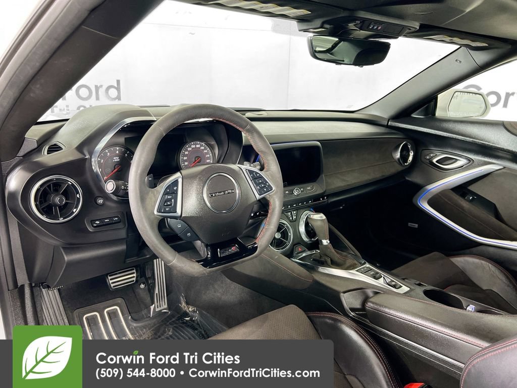 Used 2022 Chevrolet Camaro ZL1 RWD image 3