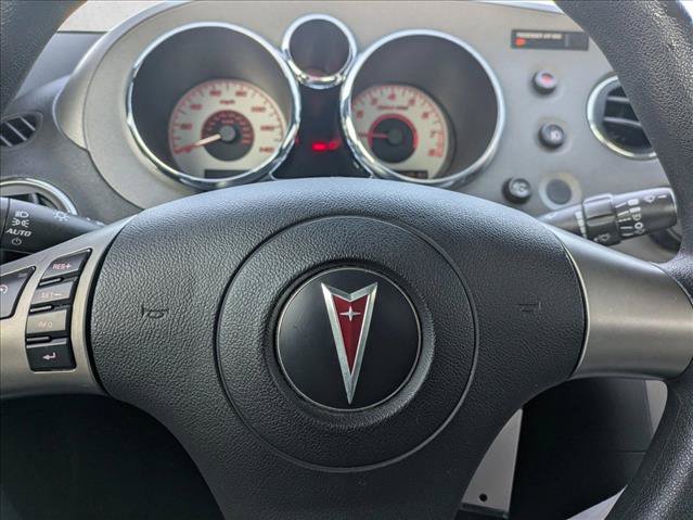 Used 2007 Pontiac Solstice Convertible w/ Preferred Package RWD image 14
