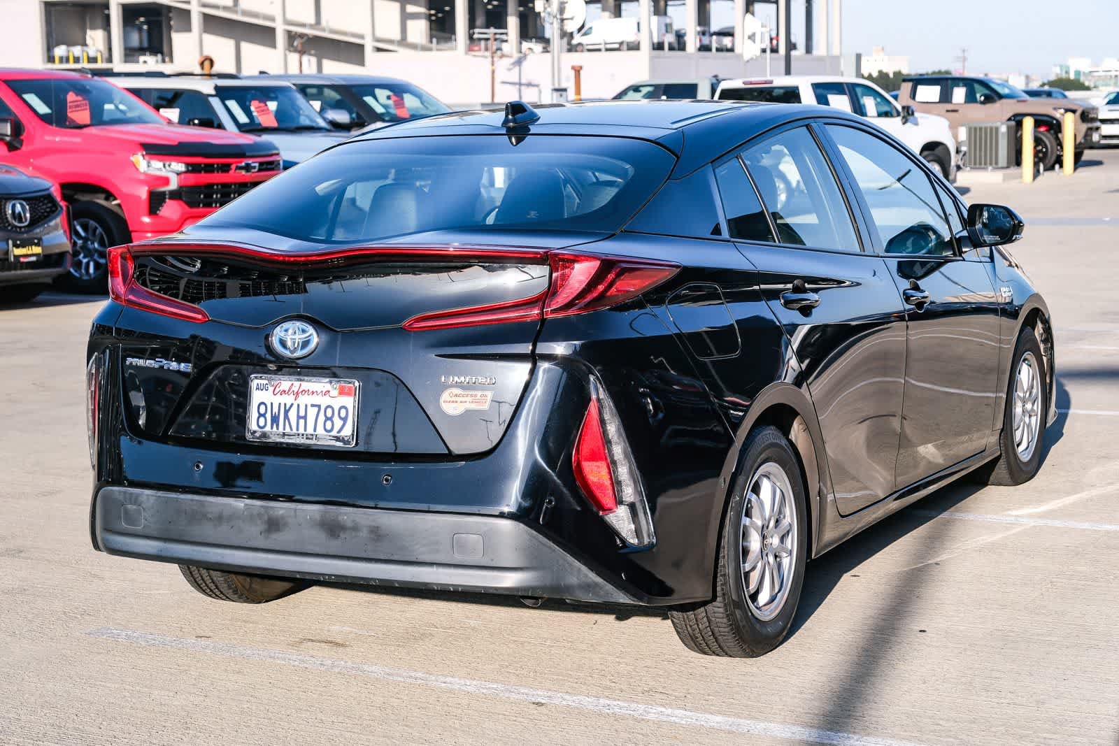 Certified 2020 Toyota Prius Prime Limited w/ Carpet Mat Package FWD image 4
