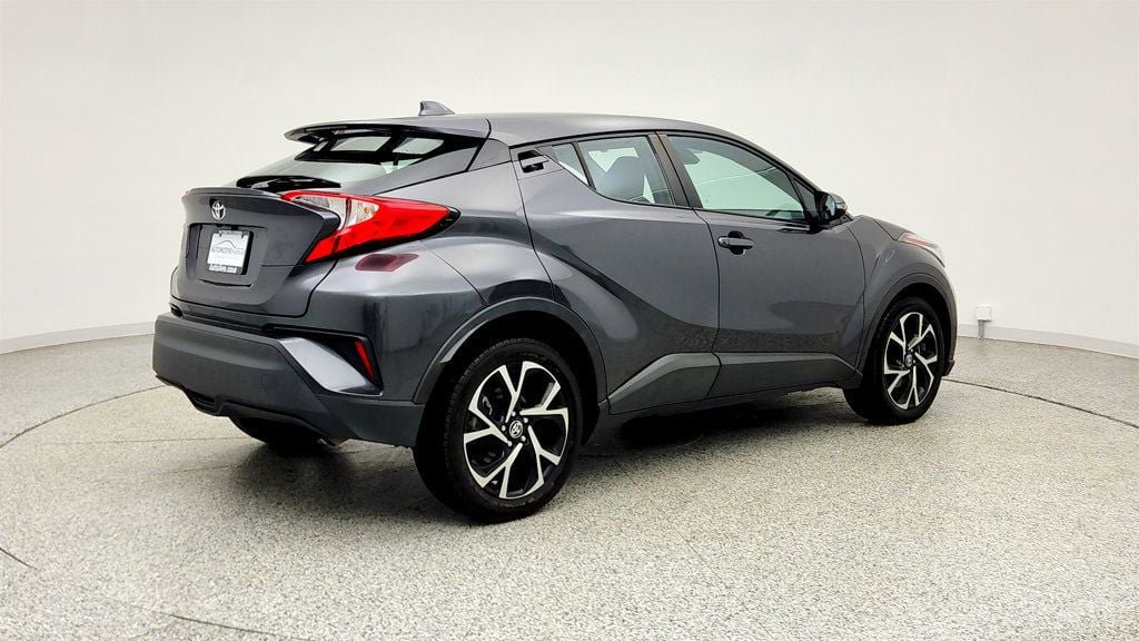 Used 2021 Toyota C-HR XLE FWD image 5