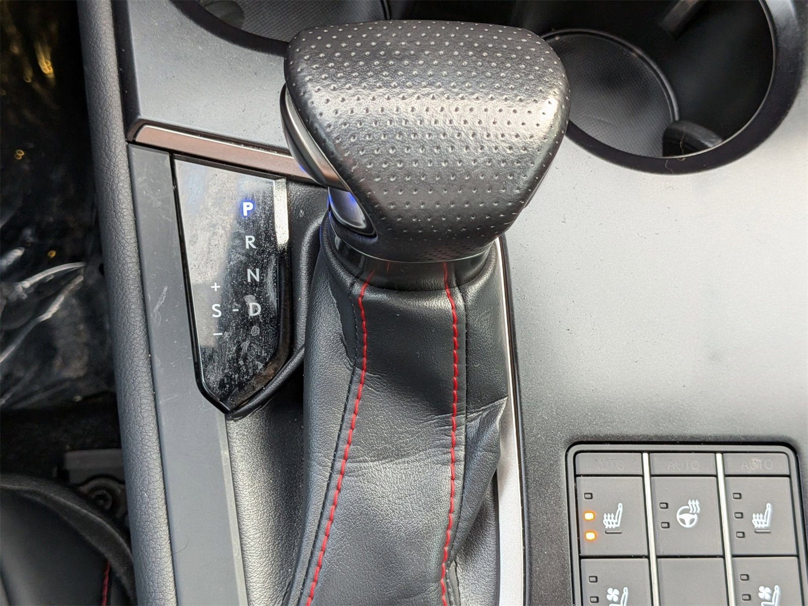 Used 2023 Lexus UX 250h F Sport image 25