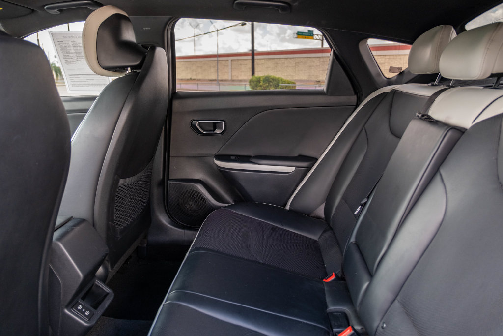 Used 2025 Kia K4 GT-Line w/ GT-Line Premium Package FWD image 17