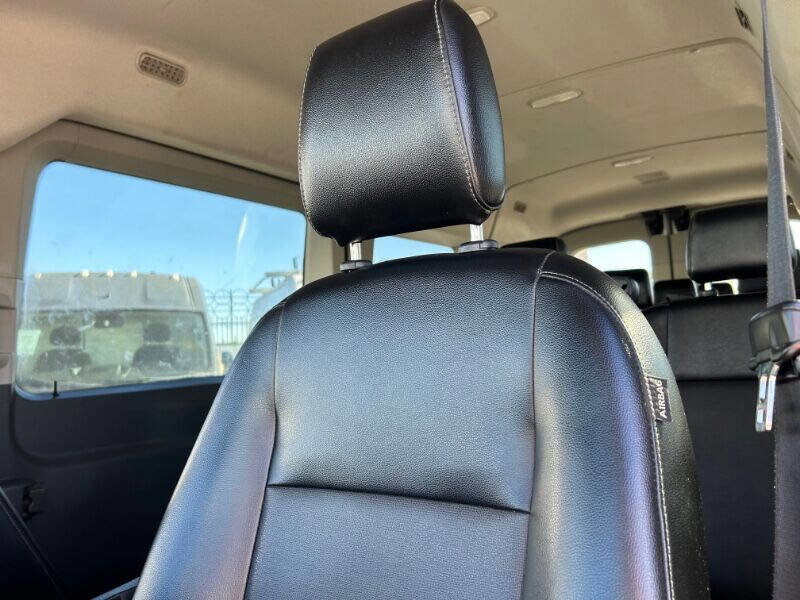 Used 2020 Ford Transit 350 XL image 9