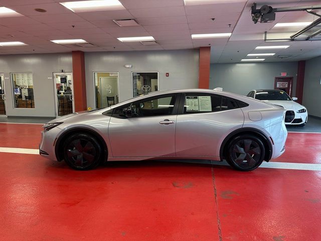 Used 2024 Toyota Prius Prime SE image 6