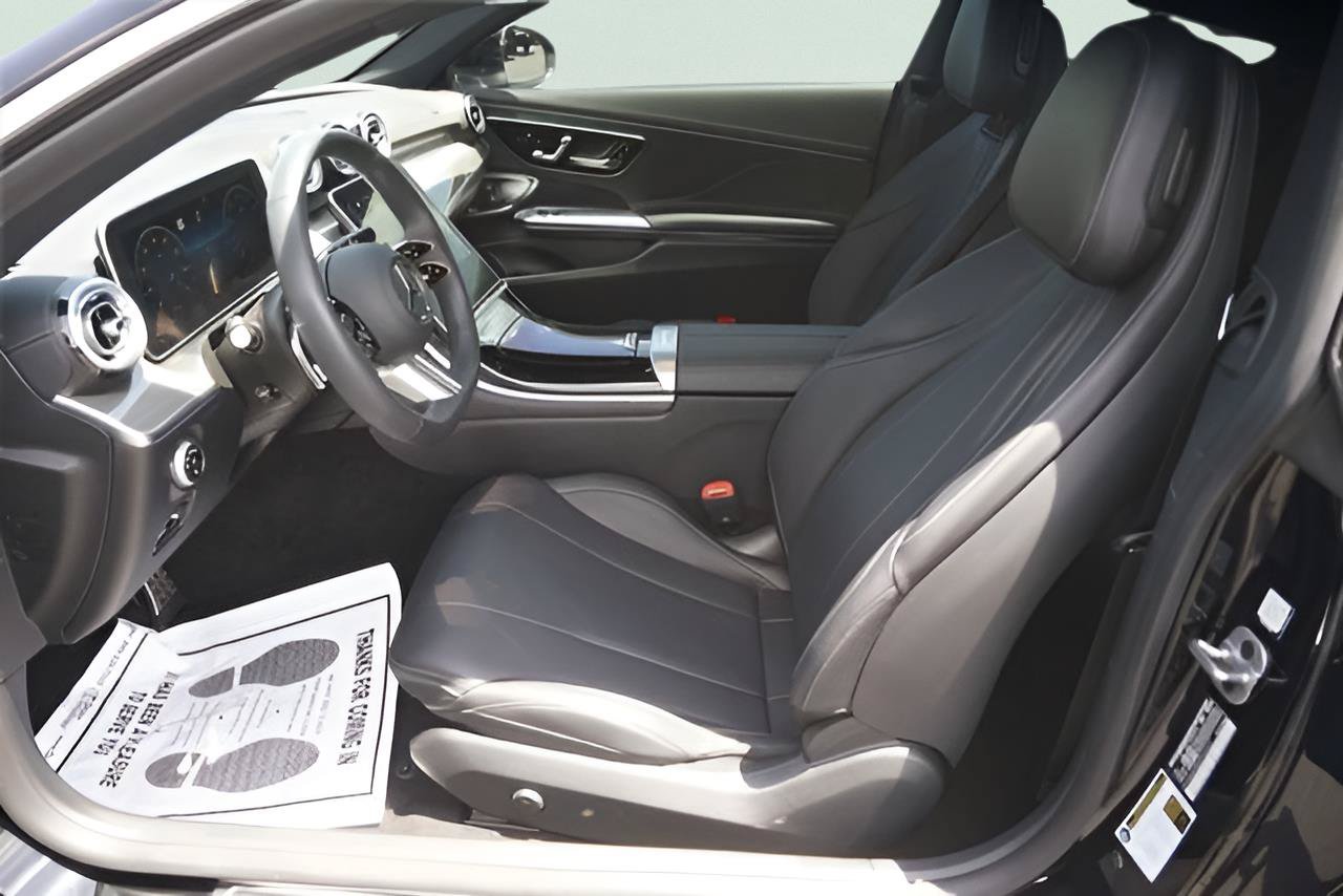 Used 2024 Mercedes-Benz CLE 300 4MATIC Coupe image 9