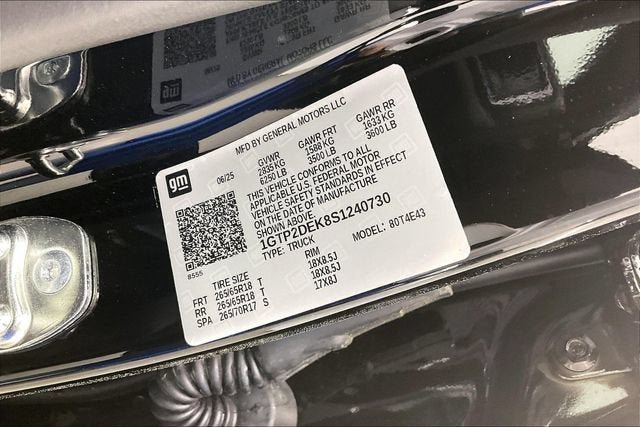 New 2025 GMC Canyon AT4 w/ Off-Road Front Bumper Package AWD/4WD image 18