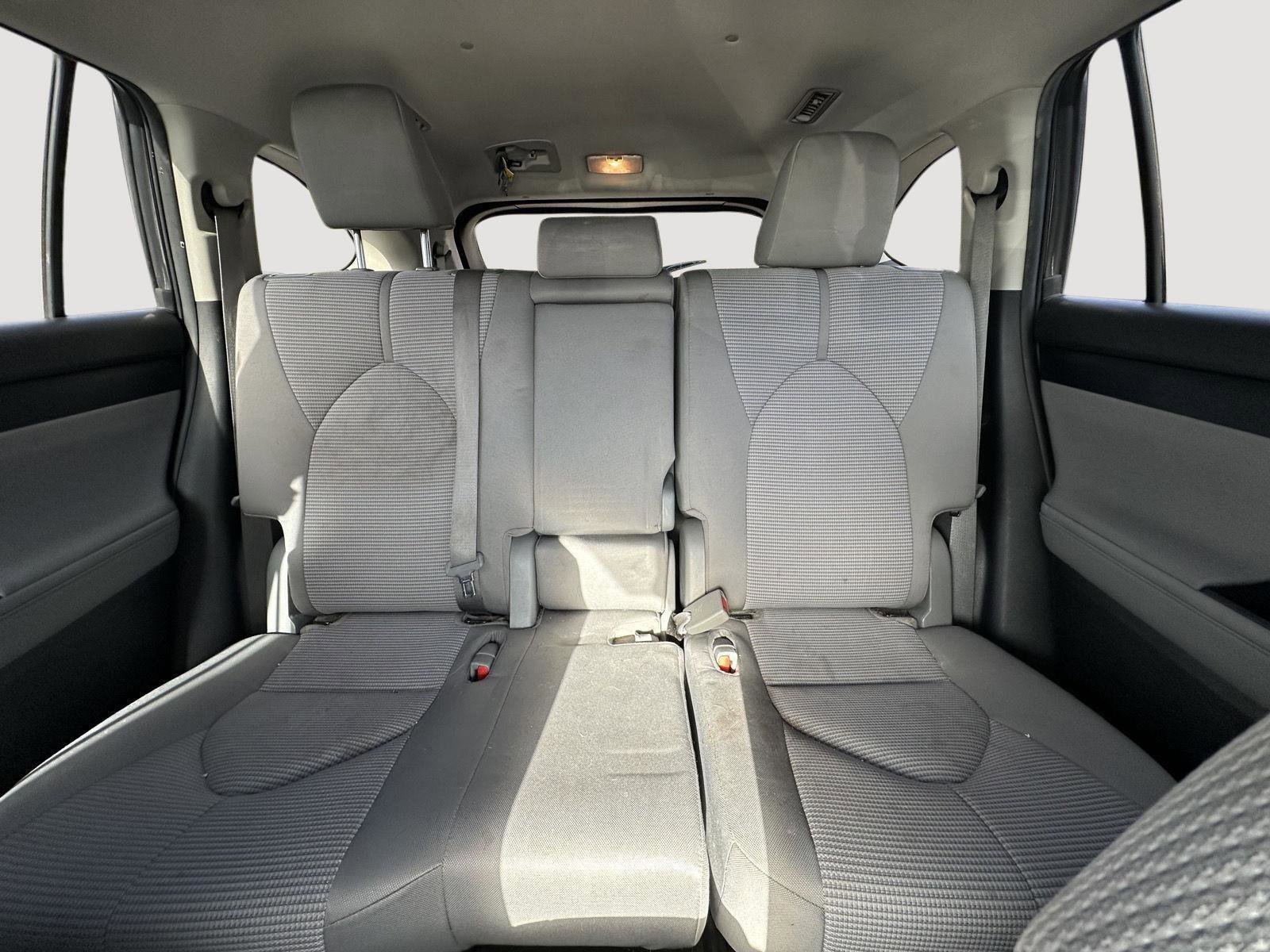 Used 2021 Toyota Highlander L FWD image 12