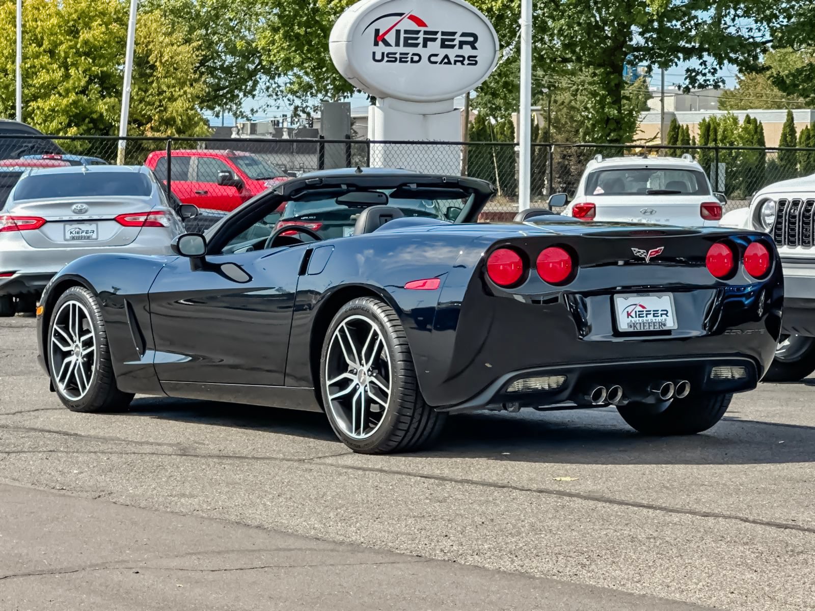Used 2005 Chevrolet Corvette Convertible w/ Preferred Equipment Group RWD image 5