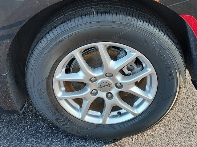 Used 2024 Chrysler Voyager LX FWD image 17