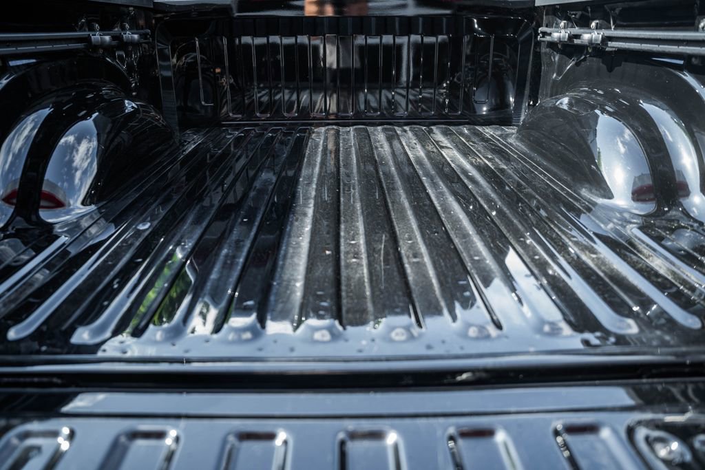 New 2026 RAM 1500 Laramie AWD/4WD image 11