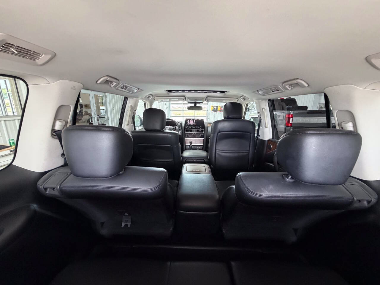 Used 2024 Nissan Armada SL w/ Captain's Chairs Package AWD/4WD image 40