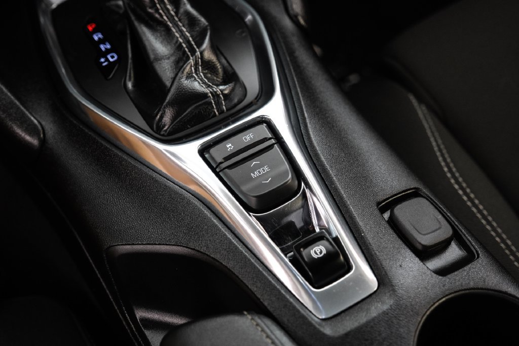 Used 2020 Chevrolet Camaro LT RWD image 25