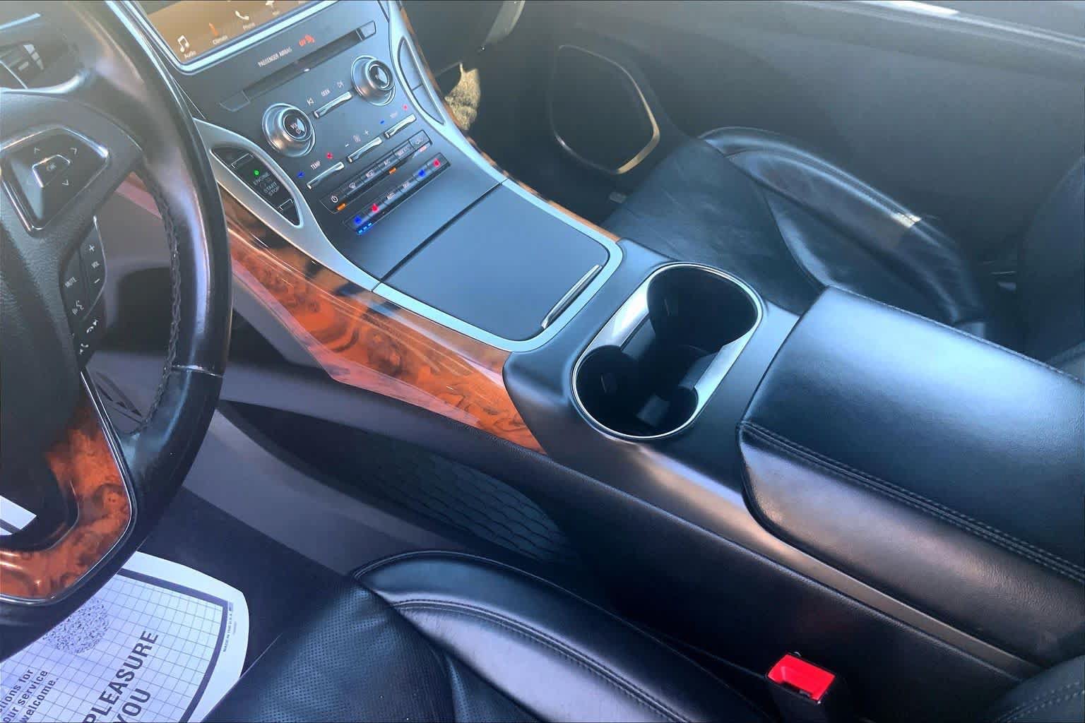 Used 2018 Lincoln MKX Reserve AWD/4WD image 17