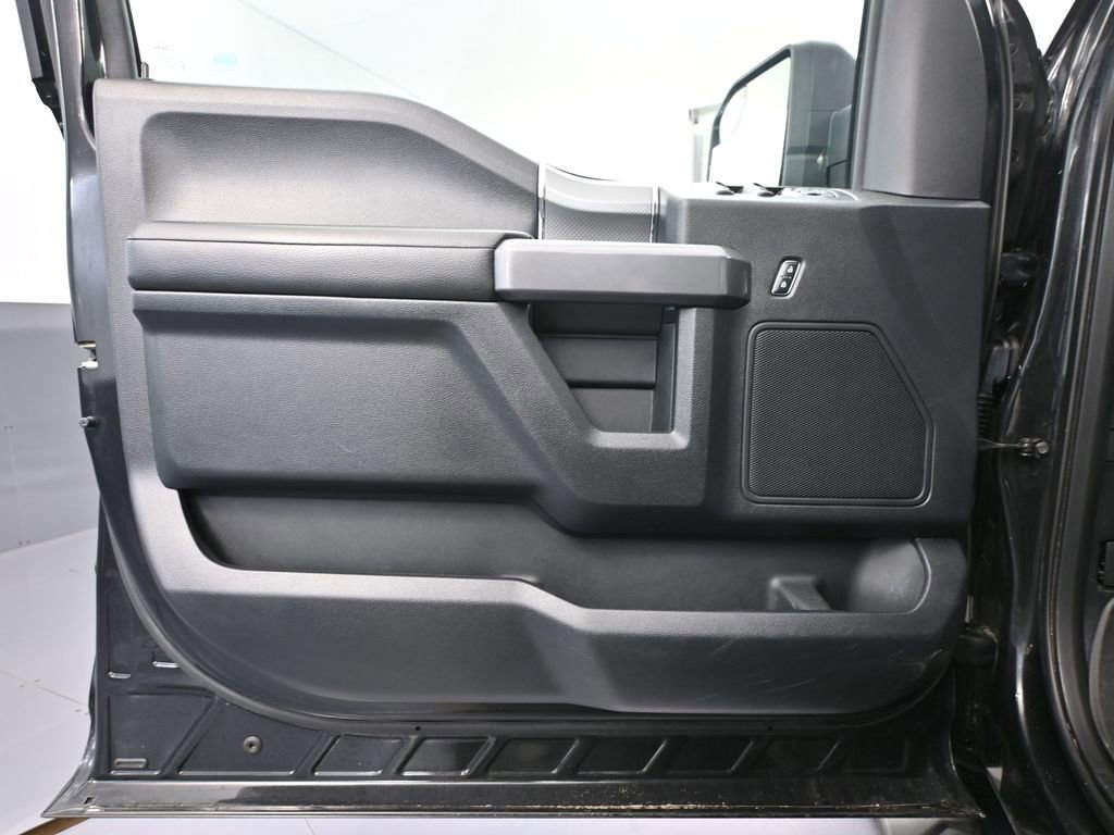 Used 2015 Ford F150 XLT w/ Equipment Group 302A Luxury image 22