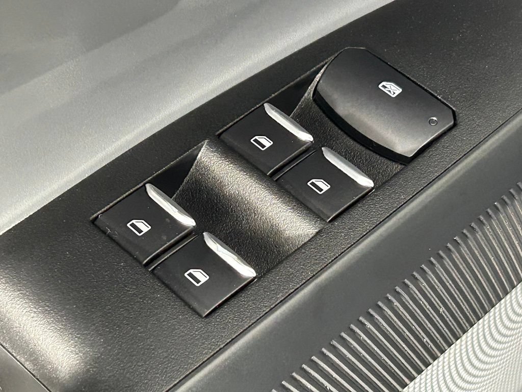 Used 2022 Ford Maverick XL FWD image 29