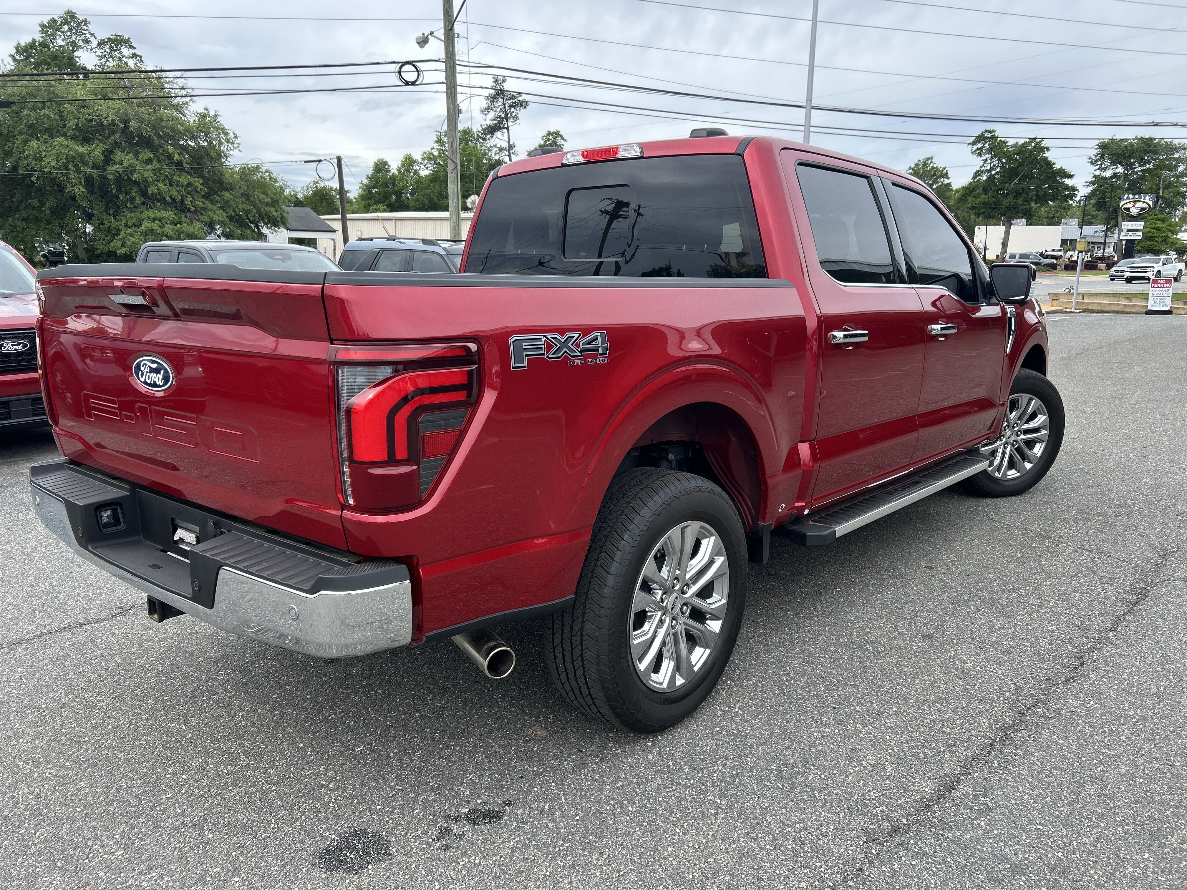 Used 2024 Ford F150 Lariat w/ FX4 Off-Road Package image 7