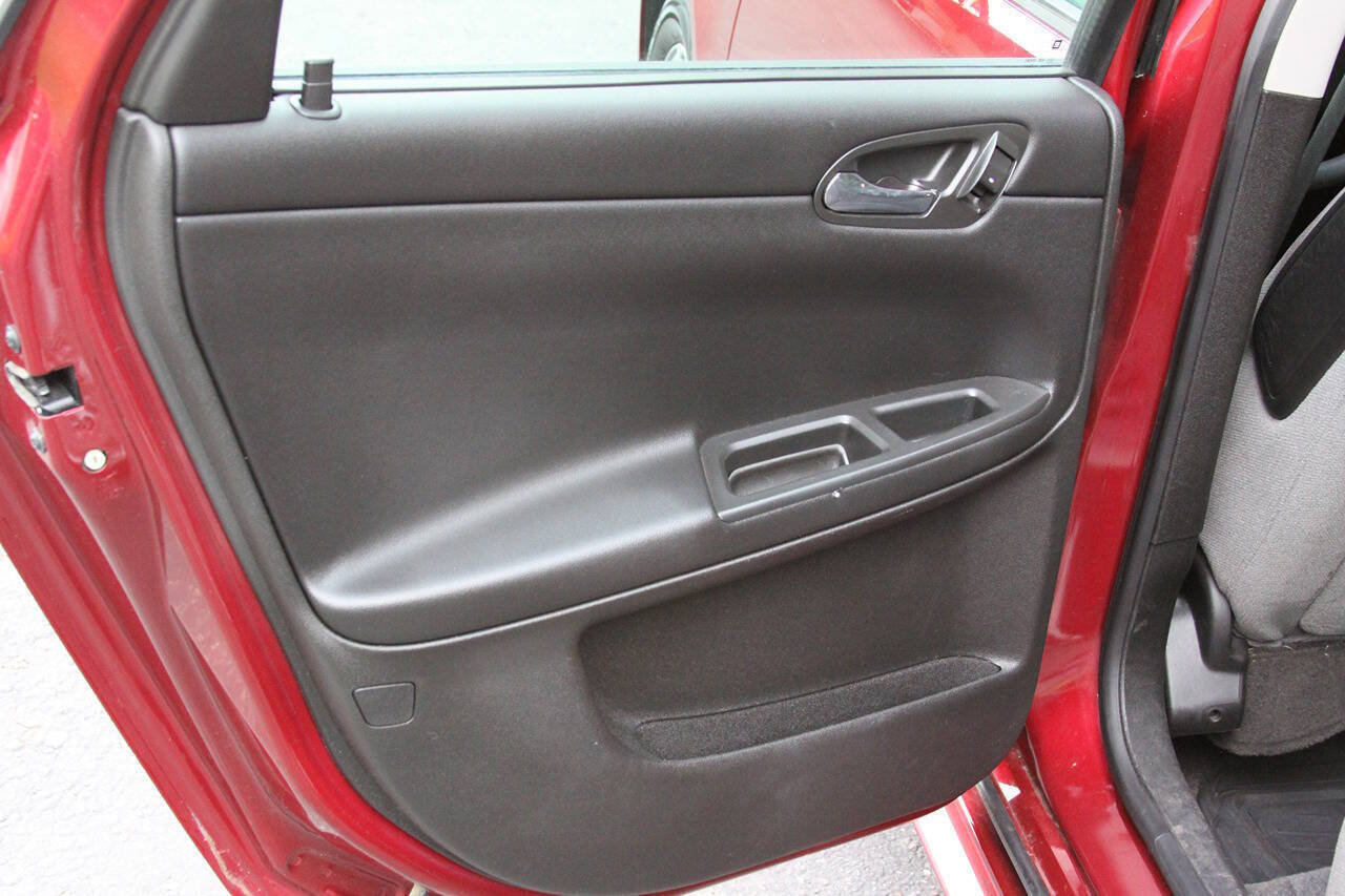 Used 2009 Chevrolet Impala LT FWD image 17