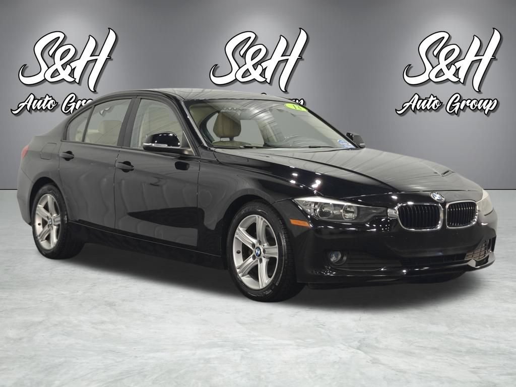 Used 2013 BMW 320i xDrive Sedan AWD/4WD image 2