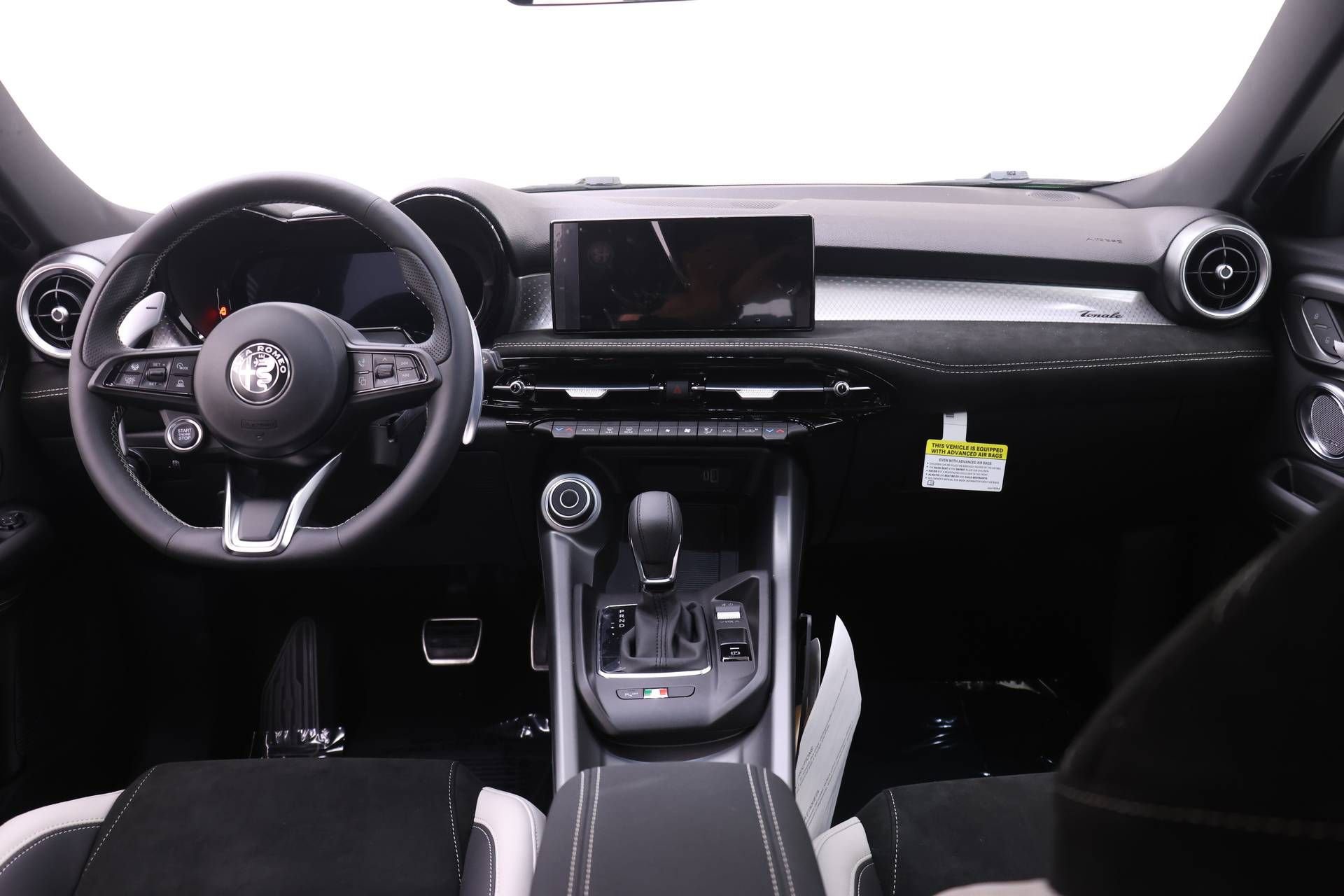 New 2026 Alfa Romeo Tonale AWD/4WD image 8