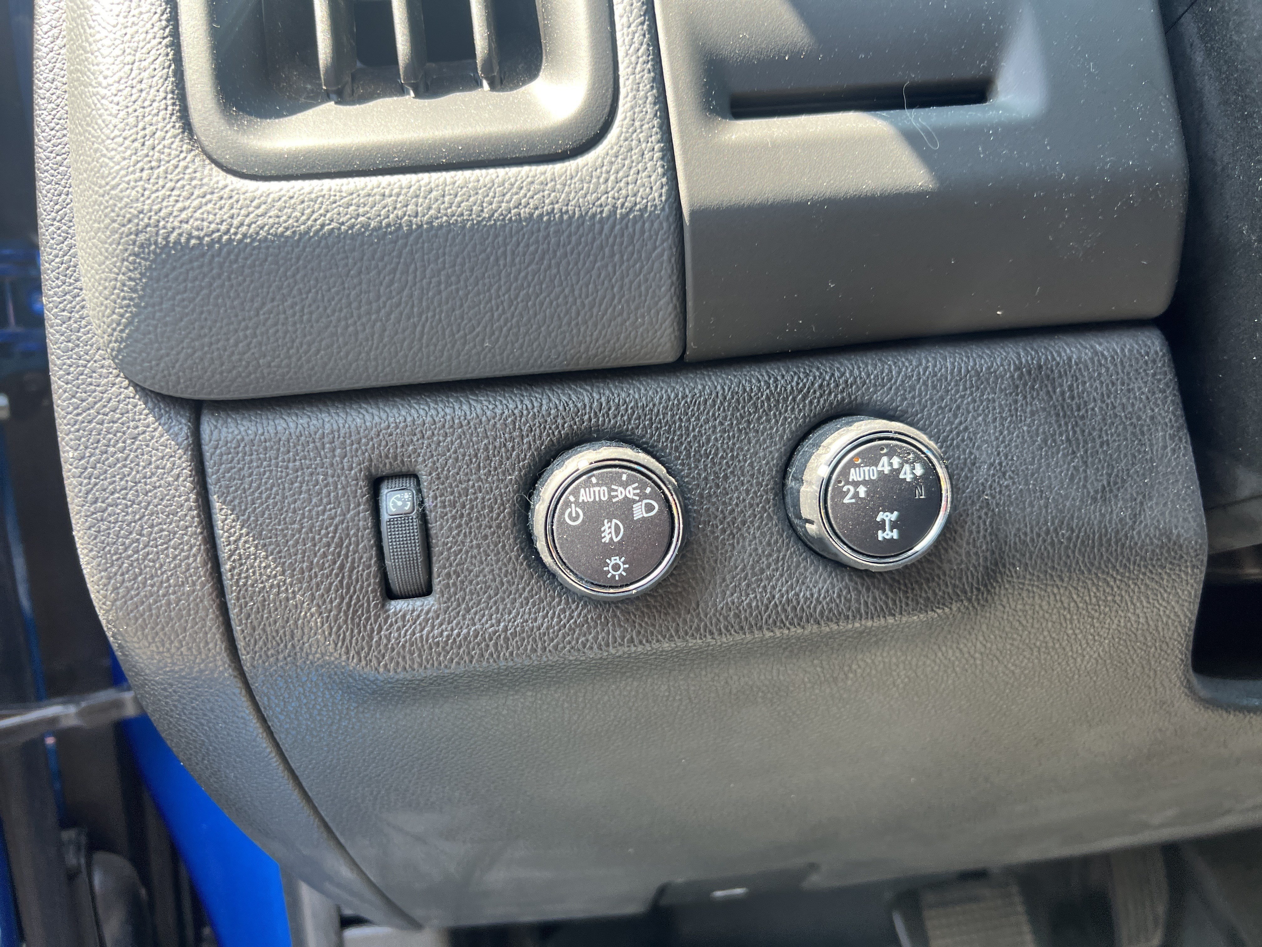 Used 2018 Chevrolet Colorado Z71 AWD/4WD image 17
